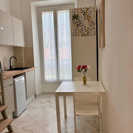 Dore Fshh Hotel apartamentowy